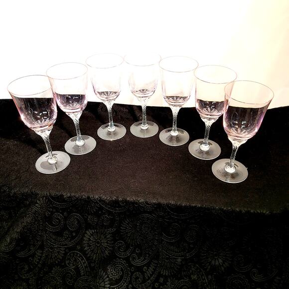 Saski Pink Hawthorne Wine Glasses Twisted Stem Glassware Vintage Pink  Glassware